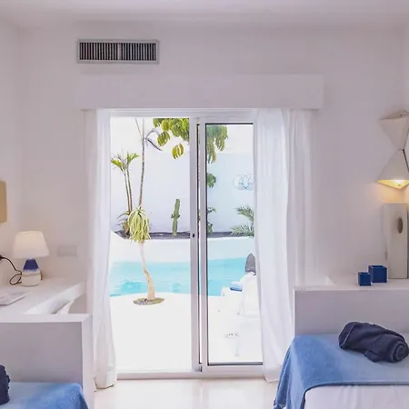 Tiguaro Piscina Climat Jacuzzy Ac 9 12 * Corralejo